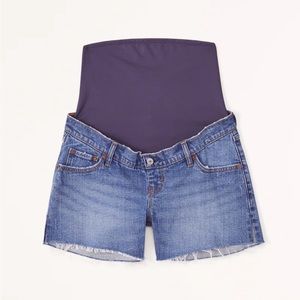 A&F Maternity 4 Inch Mom Short